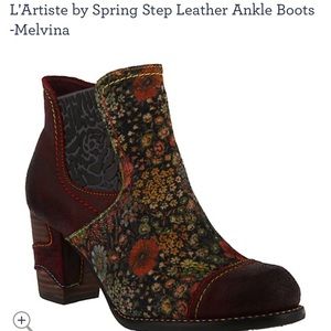 L’Artiste by Spring Step floral boots